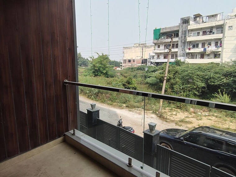 Balcony, green fields colony 4 Bedroom 280 Sq.Yd. Builder Floor In Green Fields Colony Faridabad 10397062