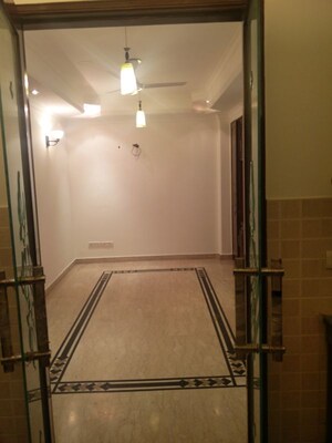 Bathroom in 3 BHK Builder Floor at Dlf Phase I – for Rent