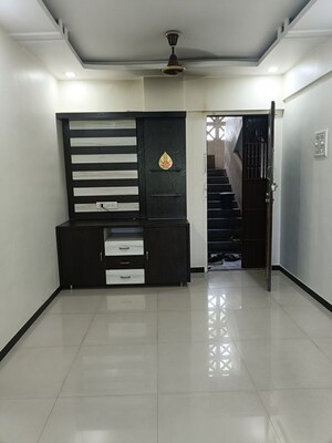 Living Room in 1 RK Apartment at Parsik Nagar – for Rent