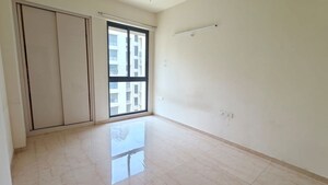 Room in 2 BHK Apartment at Lodha Sterling, Kolshet Road – for Rent