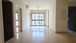 Room in 2 BHK Apartment at Lodha Sterling, Kolshet Road – for Rent