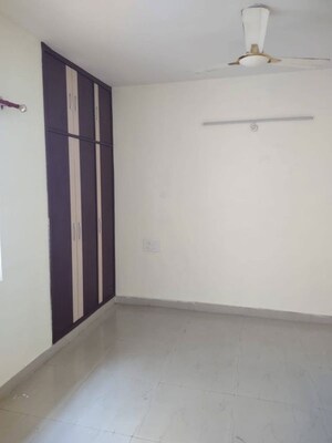 Room in 3 BHK Apartment at UPAVP Bhagirathi Enclave, Raebareli Road – for Rent