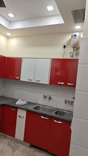 Furnished Amenities in 3 BHK Builder Floor at Rohini Sector 18 – for Rent