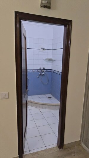 Bathroom in 3 BHK Builder Floor at Rohini Sector 18 – for Rent