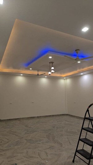 Furnished Amenities in 3 BHK Builder Floor at Rohini Sector 18 – for Rent