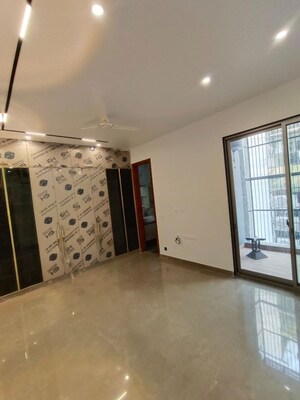Room in 4 BHK Builder Floor at Greater Kailash ii – for Rent