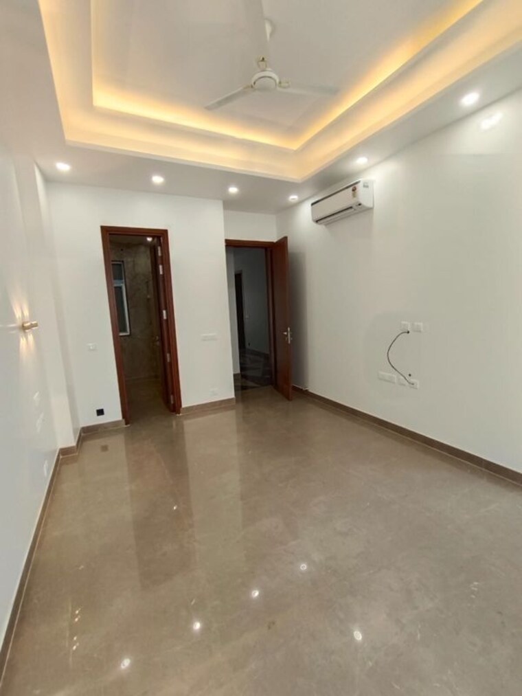 Room, greater kailash ii 4 Bedroom 250 Sq.Ft. Builder Floor In Greater Kailash ii Delhi 10397157