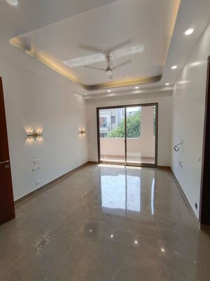 Room in 4 BHK Builder Floor at Greater Kailash ii – for Rent