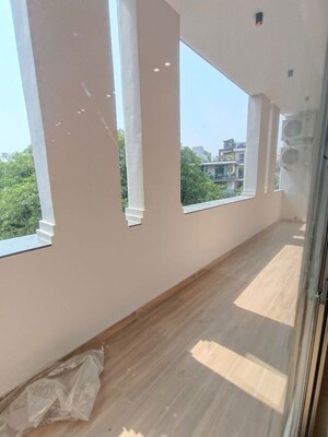 Room in 4 BHK Builder Floor at Greater Kailash ii – for Rent