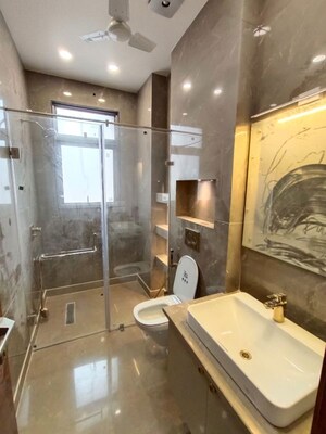Team Area in 4 BHK Builder Floor at Greater Kailash ii – for Rent