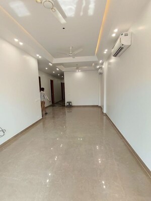 Room in 4 BHK Builder Floor at Greater Kailash ii – for Rent