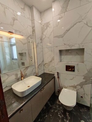 Team Area in 4 BHK Builder Floor at Greater Kailash ii – for Rent
