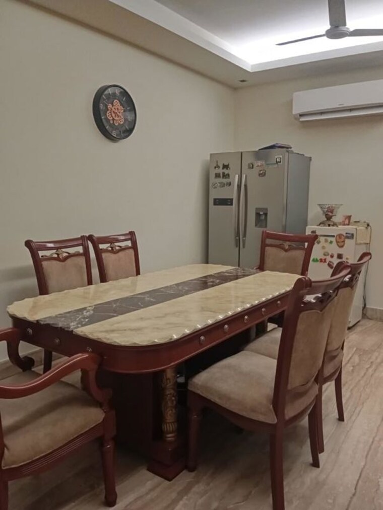 Team Area, greater kailash ii 4 Bedroom 300 Sq.Yd. Builder Floor In Greater Kailash ii Delhi 10397173