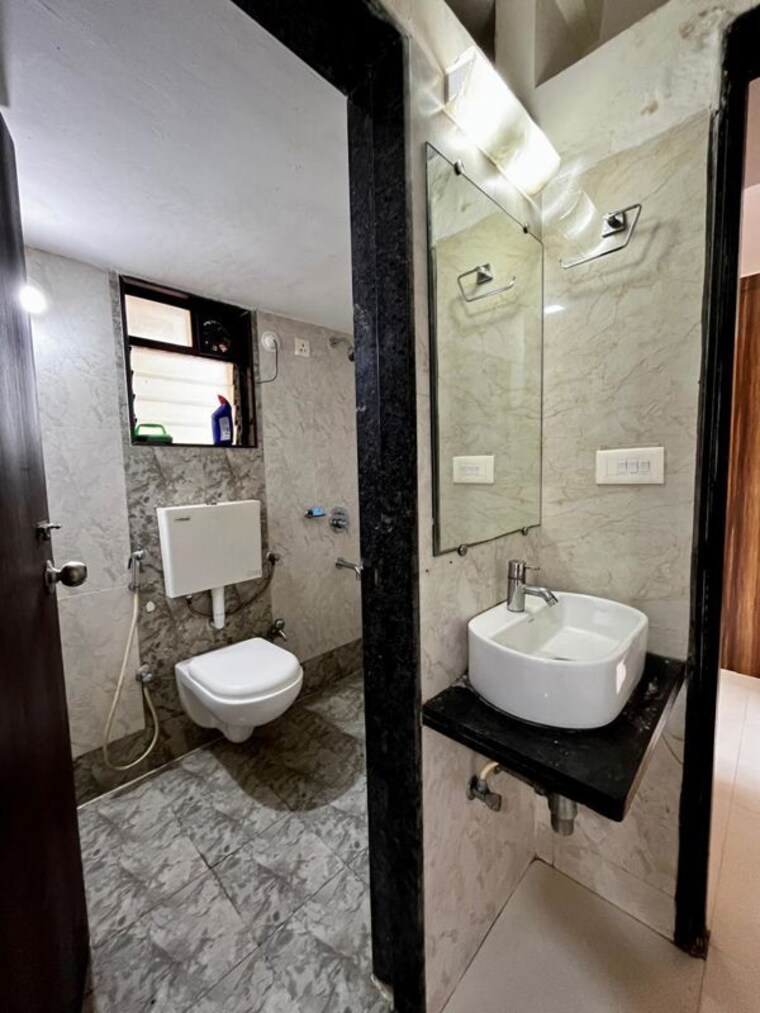 Bathroom, triveni-dynamic-ultima-bliss  700 Sq.Ft. Apartment In Kalyan West Thane 10397172