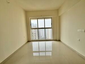 Room in 2 BHK Apartment at Lodha Amara, Kolshet Road – for Sale