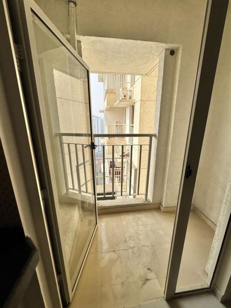 Balcony, lodha-amara 2 Bedroom 722 Sq.Ft. Apartment In Kolshet Road Thane 10397210