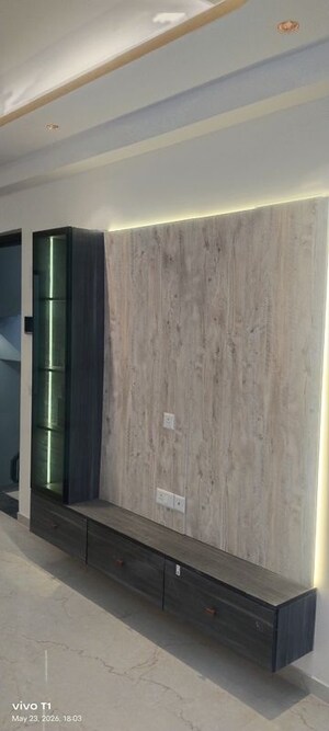 Bathroom in 3.5 BHK Builder Floor at Smart World Orchard, Sector 61 – for Rent