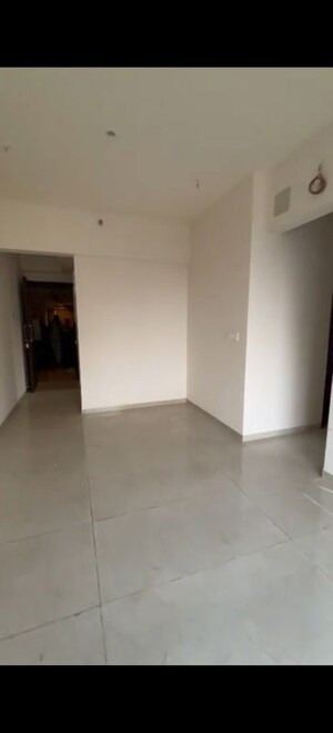 Room in 2 BHK Apartment at Piramal Vaikunth, Balkum Pada – for Sale