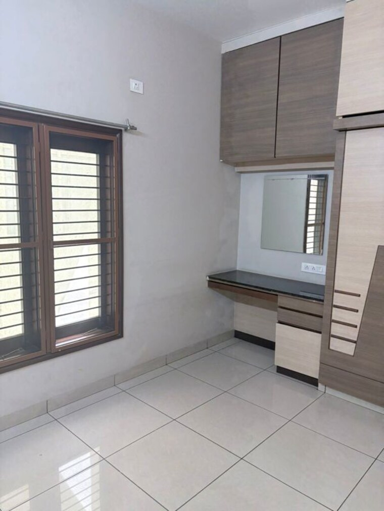 Room, indiranagar 3 Bedroom 1800 Sq.Ft. Apartment In Indiranagar Bangalore 10397314