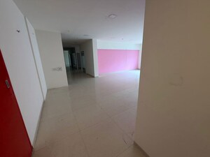 Room in  Showroom at Puranik Grand Central, Vartak Nagar – for Rent