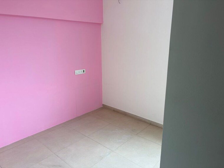 Room, puranik-grand-central Commercial Showroom 4000 Sq.Ft. In Vartak Nagar Thane 10397231