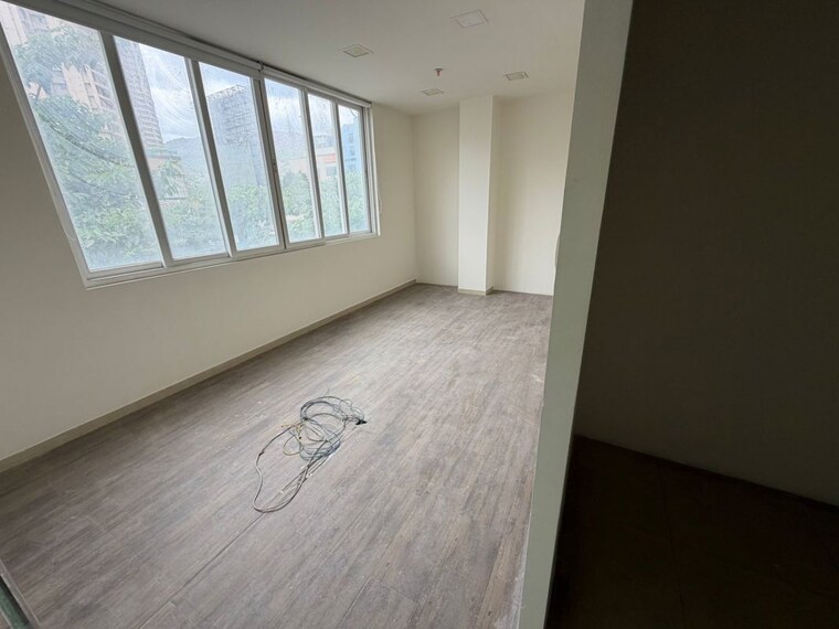 Room, puranik-grand-central Commercial Showroom 4000 Sq.Ft. In Vartak Nagar Thane 10397231