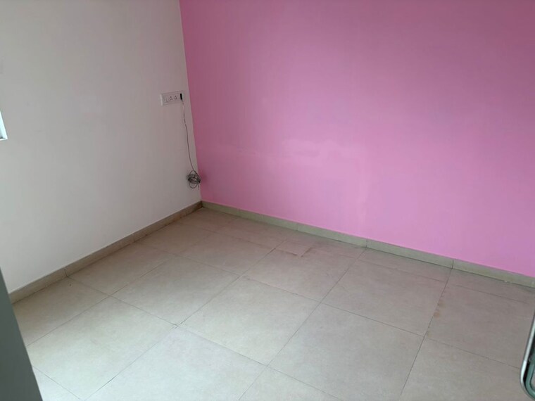 Room, puranik-grand-central Commercial Showroom 4000 Sq.Ft. In Vartak Nagar Thane 10397231