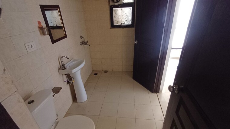 Bathroom, logix-blossom-county 2 Bedroom 1131 Sq.Ft. Apartment In Sector 137 Noida 10397338