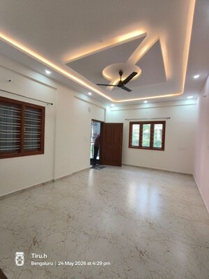 Room in 2 BHK Builder Floor at Hsr Layout Sector 3 – for Rent