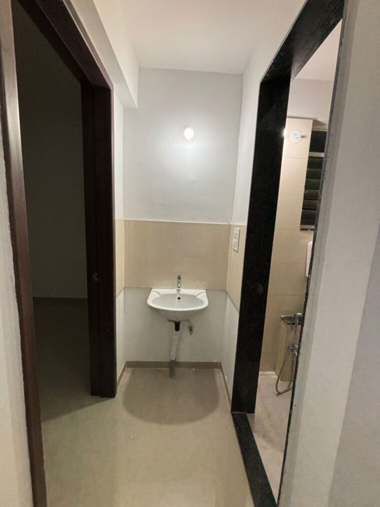 Bathroom, rgs-forte 1.5 Bedroom 800 Sq.Ft. Apartment In Wakad Pune 10397375
