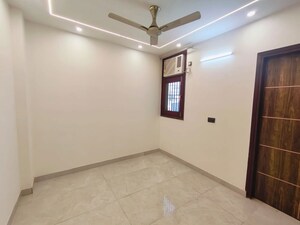 Room in 3 BHK Builder Floor at Saket – for Rent