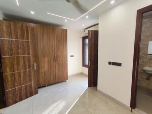 Room in 3 BHK Builder Floor at Saket – for Rent