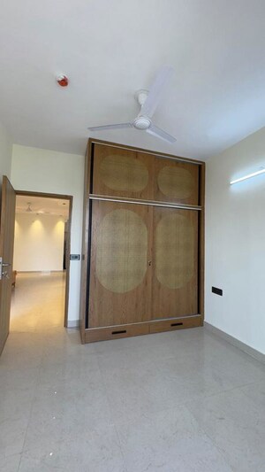 Room in 2 BHK Apartment at Signature Global City 63A, Sector 63a – for Rent
