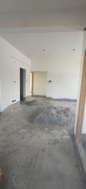 Room in 3 BHK Apartment at Jp Nagar Phase 8 – for Sale