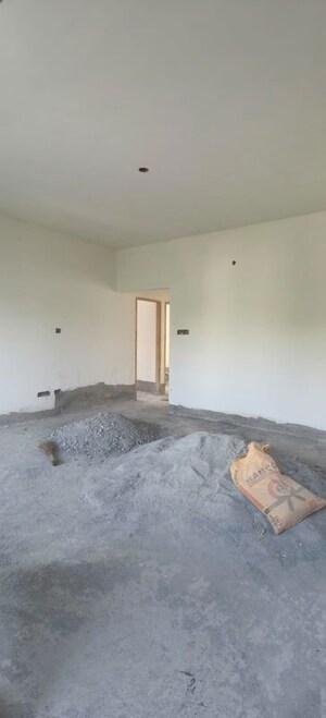 Room in 3 BHK Apartment at Jp Nagar Phase 8 – for Sale