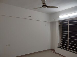 Room in 2 BHK Apartment at Shroff Signature Heights, Wakad – for Rent