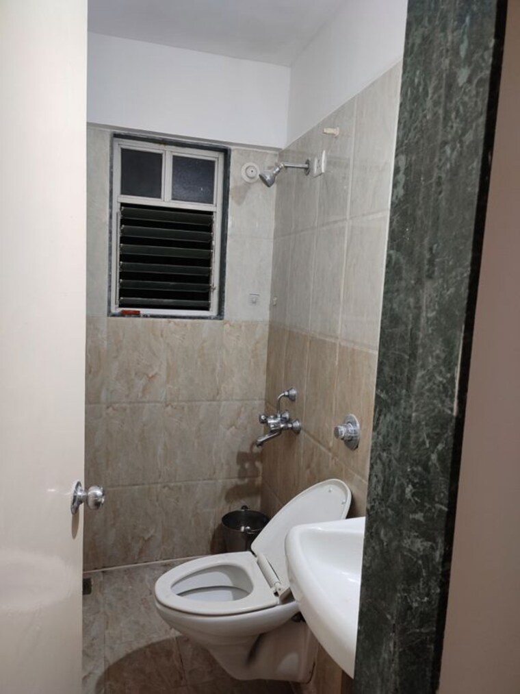 Bathroom, shroff-signature-heights 2 Bedroom 1200 Sq.Ft. Apartment In Wakad Pune 10397427