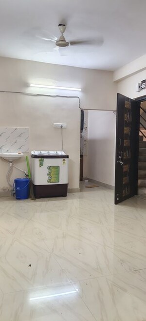 Room in 2 BHK Apartment at Rajdanga Gardens – for Rent