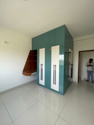 Room in 3 BHK Apartment at Meridian Park At The Prestige City, Sarjapur Road – for Rent