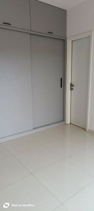 Room in 2 BHK Apartment at Prasun Sarvam, Kharadi – for Rent