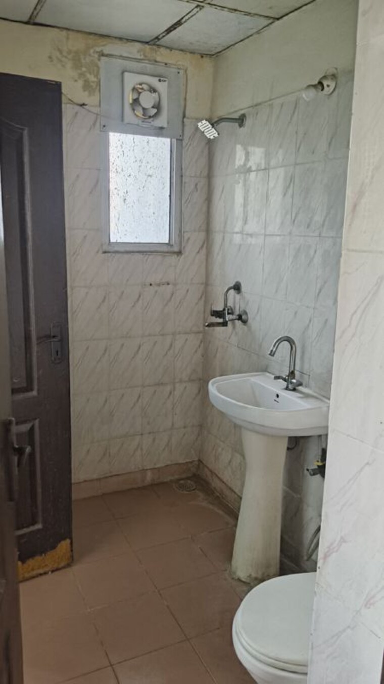 Bathroom, piyush-heights 2 Bedroom 1164 Sq.Ft. Apartment In Sector 89 Faridabad 10397513