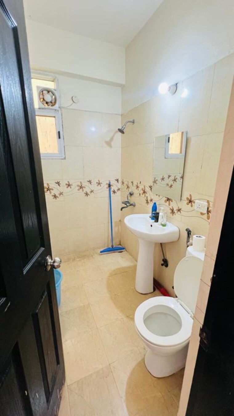 Bathroom, prateek-wisteria 2 Bedroom 955 Sq.Ft. Apartment In Sector 77 Noida 10397524
