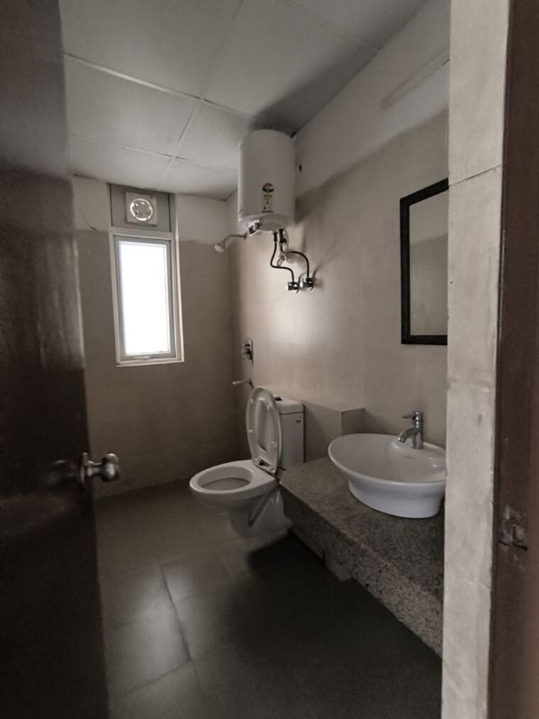 Bathroom, indiabulls-centrum-park 3 Bedroom 2000 Sq.Ft. Apartment In Sector 103 Gurgaon 10397532