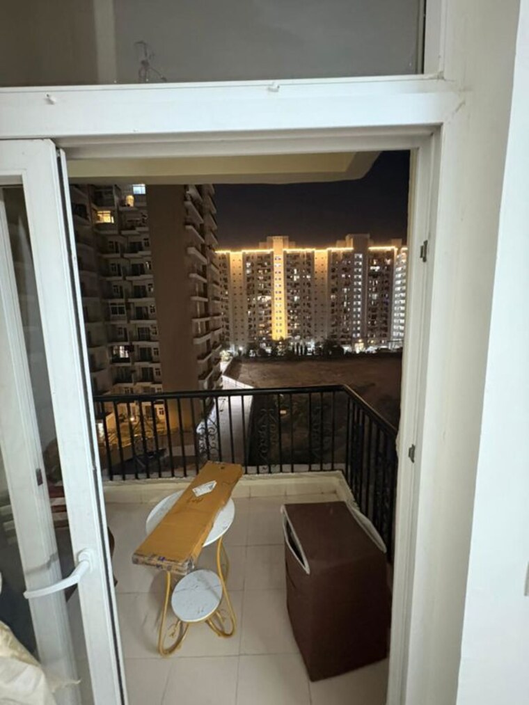 Balcony, amrapali-silicon-city 3 Bedroom 1835 Sq.Ft. Apartment In Sector 76 Noida 10397563