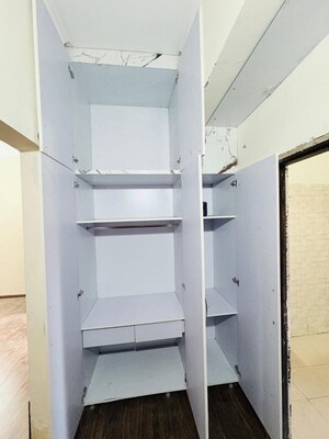 Bathroom in 3 BHK Apartment at Amrapali Silicon City, Sector 76 – for Rent