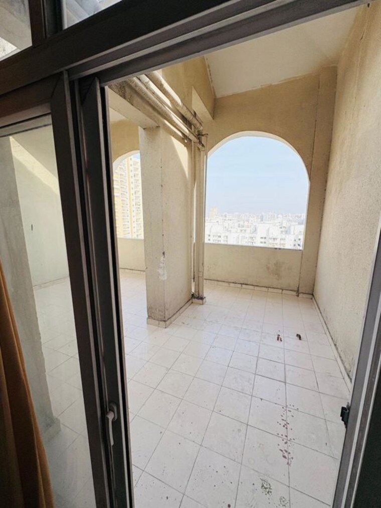 Bathroom, amrapali-silicon-city 3 Bedroom 1180 Sq.Ft. Apartment In Sector 76 Noida 10397581