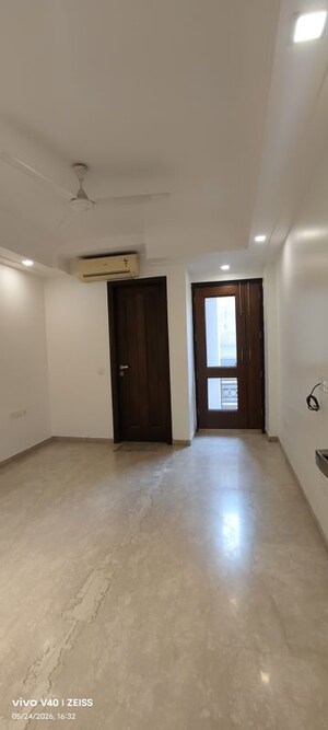 Room in 3 BHK Builder Floor at Uday Park – for Rent