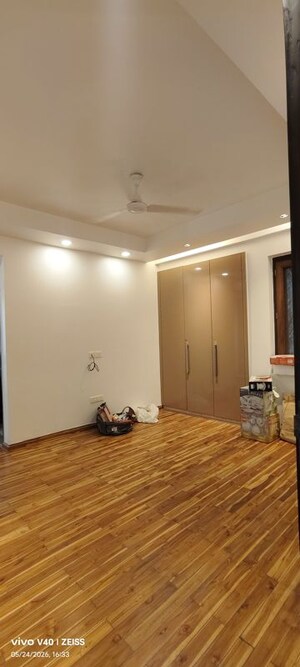 Room in 3 BHK Builder Floor at Uday Park – for Rent