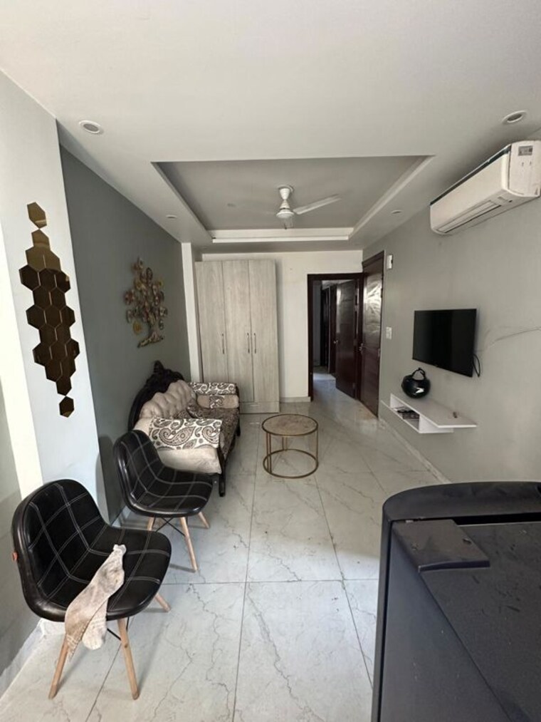 Team Area, smart-world-orchard 2.5 Bedroom 1200 Sq.Ft. Builder Floor In Sector 61 Gurgaon 10397636