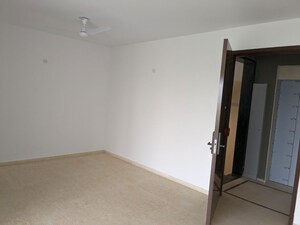 Room in 4 BHK Builder Floor at DLF Garden City Independent Floors, Sector 92 – for Rent
